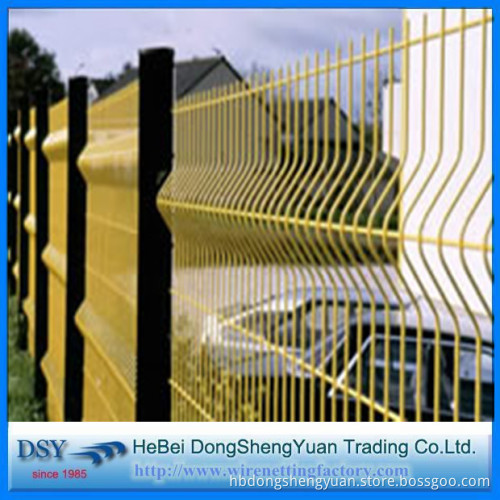 Cheap PVC Coated Triangular Curved Welded Wire Mesh Fence